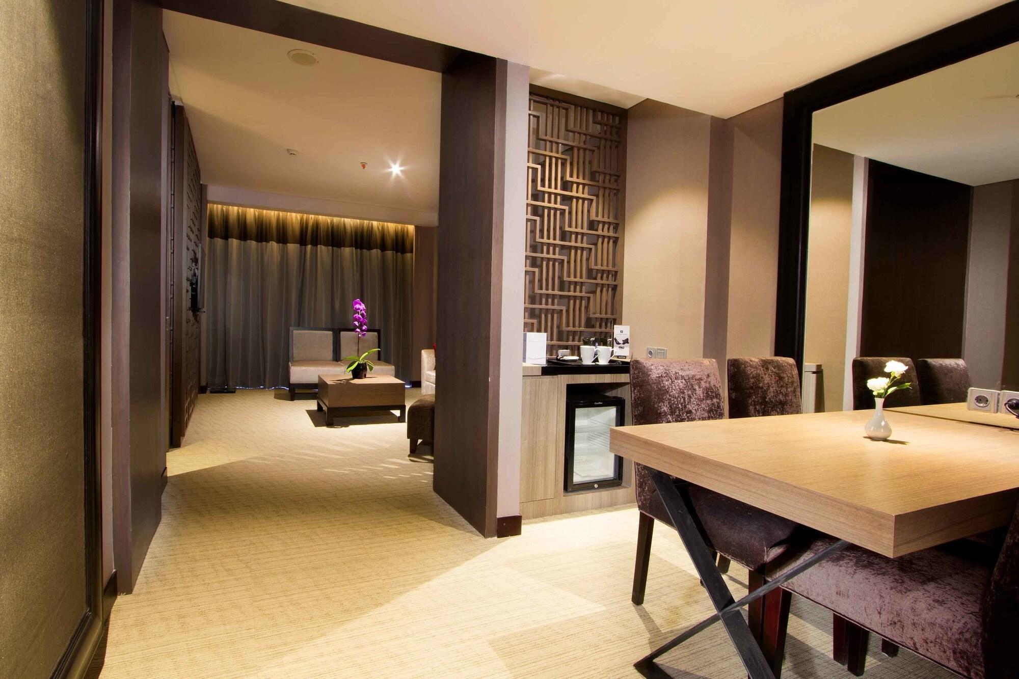 Aston Priority Simatupang Hotel And Conference Center Τζακάρτα Εξωτερικό φωτογραφία